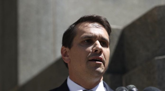 Trump îl propune oficial pe fostul său avocat Todd Blanche pentru funcţia de procuror general