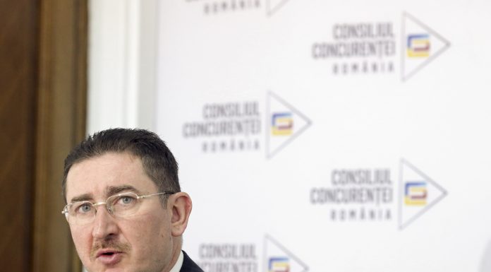 Românii cu credite legate de ROBOR pot cere despăgubiri abia după ce Consiliul Concurenței va redacta decizia