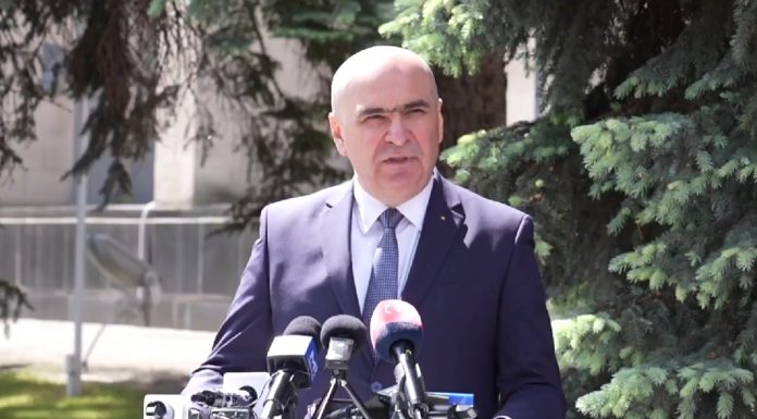 Bolojan afirmă că luni, cel mai probabil, va exista o discuţie cu Eugen Tomac, iar ulterior PNL va decide în privinţa guvernului propus de acesta