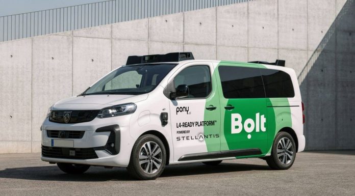 Bolt începe testele primului serviciu de Robotaxi în Europa cu mașini Stellantis