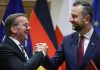 Polonia şi Germania semnează un acord de securitate cu ambiţii reduse din cauza unor reticenţe istorice ale dreptei poloneze şi riscului unui veto al preşedintelui polonez, după ce Varşovia a semnat tratate de apărare cu Franţa şi Regatul Unit