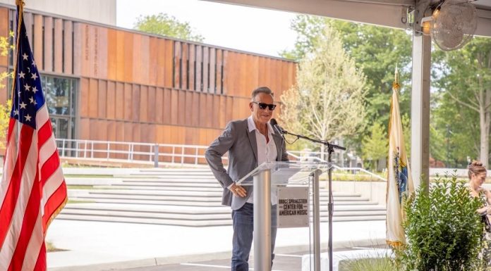 Bruce Springsteen, sărbătorit ca un erou în New Jersey, are acum un muzeu care îi poartă numele