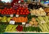 Legume și fructe de import, vândute drept produse românești. Controale de amploare în supermarketurile din toată țara
