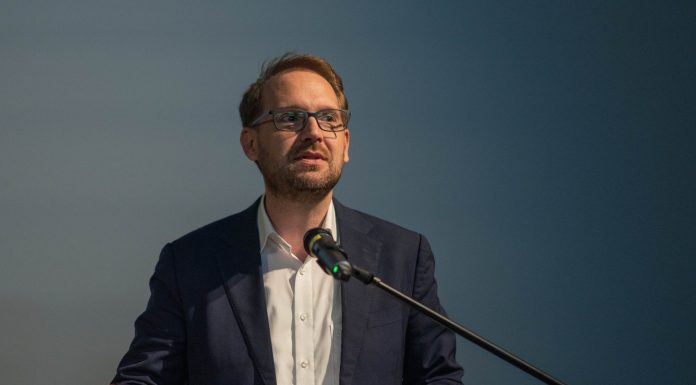 Dominic Fritz anunță că va contesta la CEDO decizia Înaltei Curți care îi interzice candidatura până în 2030