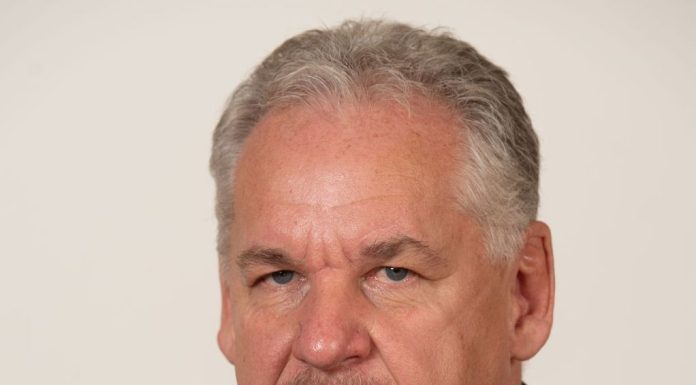 Mihail Veştea , care are o legătură de rudenie „mult îndepărtată” cu premierul desemnat: Cred că nimeni nu vrea să scindeze partidul