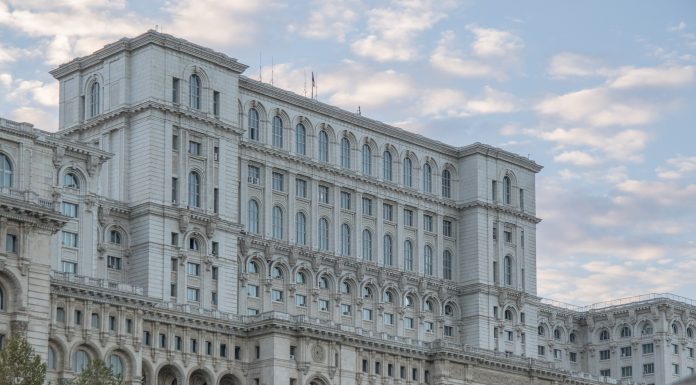 Protest la Senat și Camera Deputaților: funcționarii din Parlament au intrat în grevă japoneză. Revendicările sindicaliștilor