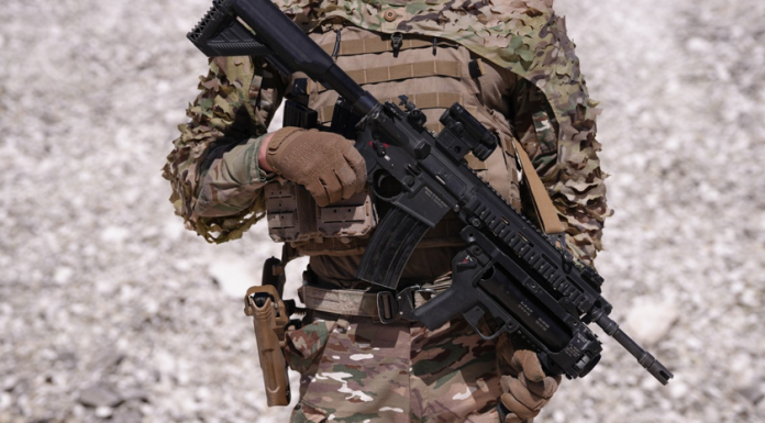 Un soldat francez a murit în Liban, în urma unui „tir accidental”