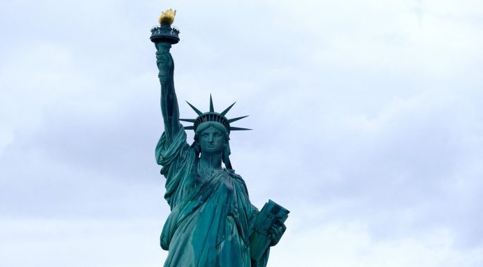 „Trump ar putea distruge Statuia Libertății fără să poată fi oprit”. Discuții tensionate în procesul sălii de bal de la Casa Albă