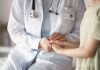 O minoră din Marea Britanie a pretins că are cancer și a strâns sute de mii de euro de la vedete. Ce a făcut cu banii