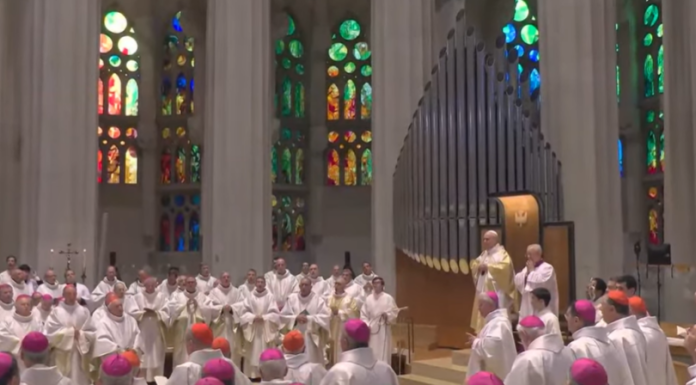 Moment istoric: Marele vis al lui Gaudi, Sagrada Familia, binecuvântată de Papa Leon – VIDEO