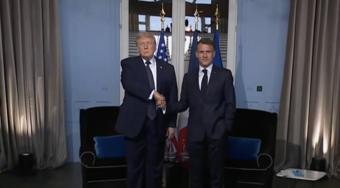 „Emmanuel este un prieten special al meu”. Trump, față în față cu Macron: anunțuri privind scăderea prețului petrolului și revenirea la problema Ucrainei