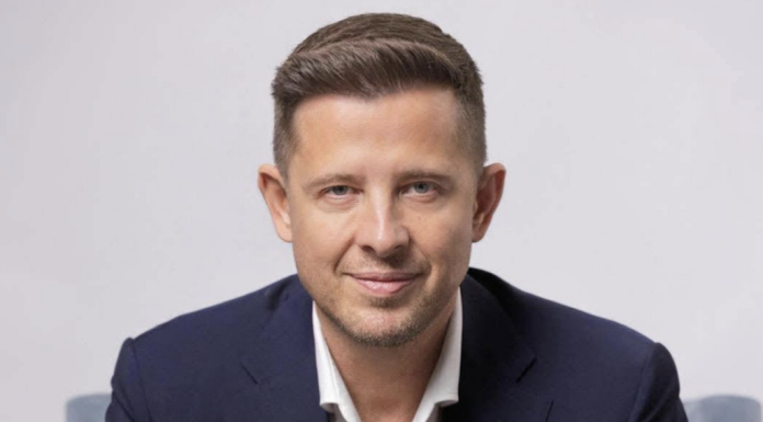 „Din 4 miniștri, 3 n-au legătură cu PNL/ De 20 de ani asta faci”. Hubert Thuma, atac dur la adresa taberei Ilie Bolojan și USR în ședința tensionată