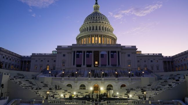 Senatul SUA a aprobat finanţarea suplimentară a poliţiei antiimigraţie cu 70 de miliarde de dolari, dar nu a reuşit să interzică fondul lui Trump pentru despăgubirea celor care se consideră victime ale „instrumentalizării” puterii