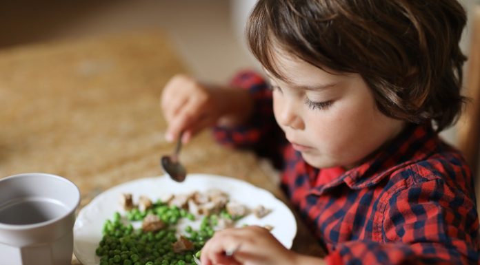 Educația alimentară a copiilor. Ce înseamnă să înveți să mănânci sănătos încă din copilărie