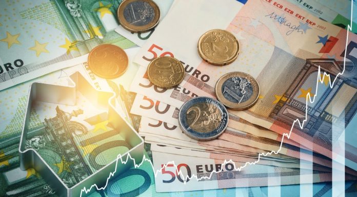 Euro nu se mai oprește din creștere, la fel și dolarul. Cu cât este cotată vineri moneda euro de către BNR