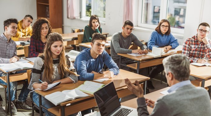 Au început înscrierile la Bacalaureat 2026: Actele necesare și termenul-limită pentru depunerea dosarelor