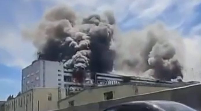 Fum dens în Rusia, după ce o uzină importantă a fost ținta unui atac ucrainean cu rachete Storm Shadow. Imagini cu bombardamentul