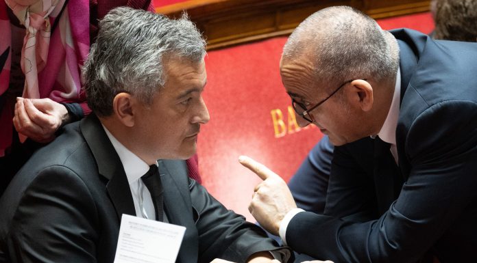 Cazul Lyhanna, o fetiţă de 11 ani răpită şi ucisă, ia dimensiuni politice în Franţa. Ministrului justiţiei i se cere demisia. El şi ministrul de interne, audiaţi în Senat. Franţa va reexamina 70.000 de plângeri privind acte de violenţă împotriva minorilor