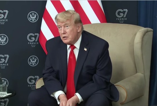 Donald Trump ameninţă că va începe din nou să le „arunce bombe în cap” iranienilor, dacă „nu se comportă cum trebuie”