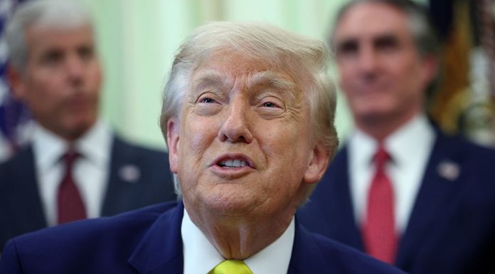 Trump, surprins de faptul că Zelenski i-a propus lui Putin o întâlnire directă. Remarca făcută de liderul SUA