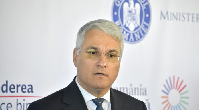 Dragoș Pîslaru se referă la Cabinetul Veștea ca la „Guvernul trădării naționale”: „Noaptea ca hoții”