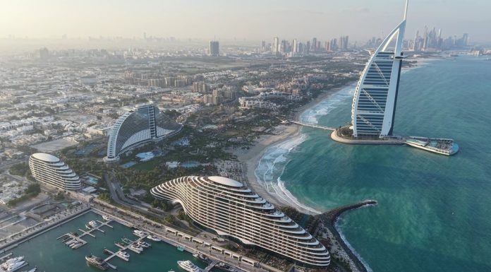 Luxul din Dubai devine accesibil pentru localnici. Hotelurile de 5 stele se reorientează din cauza lipsei turiştilor străini