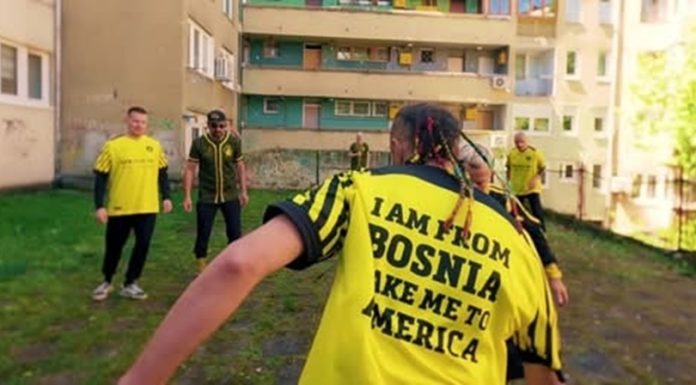O melodie bosniacă despre deziluzia faţă de Visul American a devenit un hit al Cupei Mondiale – VIDEO