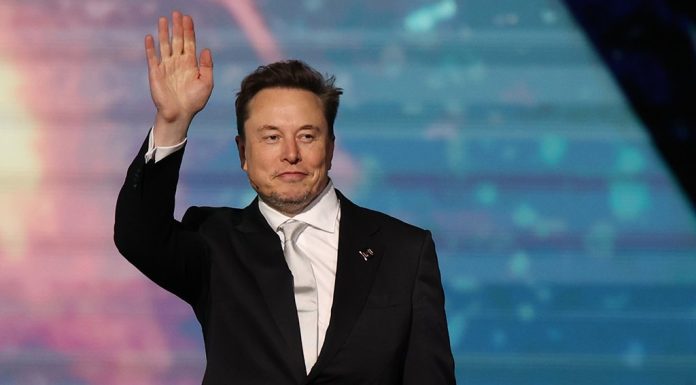 Bătălie pentru acțiunile SpaceX: compania taie cota rezervată investitorilor obișnuiți