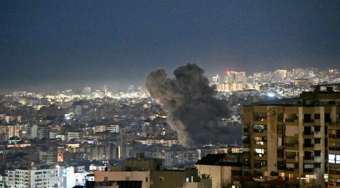 Israelul a lovit din nou Beirutul după ce Hezbollah a lansat tiruri peste graniță: „Am atacat ținte teroriste”