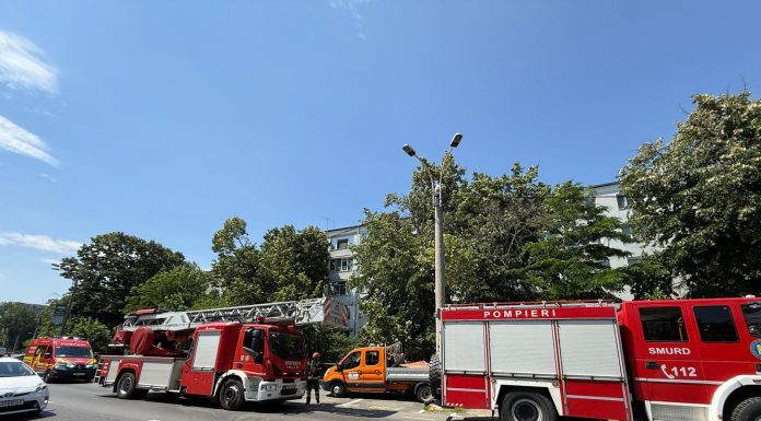 UPDATE – Scurgeri de gaze la o ţeavă care face legătura cu un bloc, în Sectorul 3 din Bucureşti/ Au fost evacuaţi locatarii din cele şase scări ale blocului, fiind vorba despre 90 de persoane/ Măsurătorile în imobil nu au indicat depăşiri