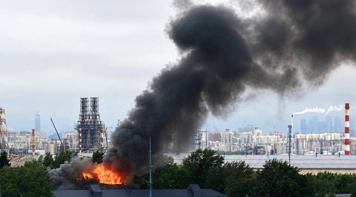 Atac masiv cu drone asupra Moscovei. Capitala Rusiei, zguduită de explozii. O rafinărie de petrol, în flăcări. Aeroportul Șeremetievo, evacuat