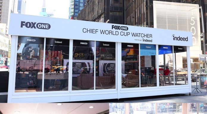 La New York, doi fani americani sunt plătiţi cu 50.000 de dolari pentru a urmări fiecare meci al Cupei Mondiale – VIDEO