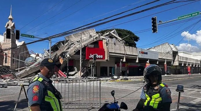 Cel puţin opt morţi, patru răniţi şi pagube importante în Filipine, în urma cutremurului de magnitudinea 7,8, care a declanşat o alertă de tsunami la Pacific. Replică de magnitudinea 6,1 în sudul Filipinelor. Ordin de evacuare în nord, din cauza riscului