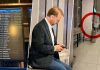 Dominic Fritz, surprins de Gândul pe aeroportul Otopeni, îngândurat și cu ochii în telefon, la câteva momente după decizia Curții Supreme de conflict de interese și la un pas să piardă mandatul de primar. Unde pleacă șeful USR