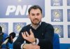 ADRIAN VEŞTEA, DESEMNAT PREMIER – Gheorghe Falcă îl numeşte pe Veştea ”lebăda neagră de la Braşov”: Cine acceptă să fie folosit împotriva propriului partid intră într-o zonă politică foarte gravă, care se rezolvă într-un singur fel. Excluderea!
