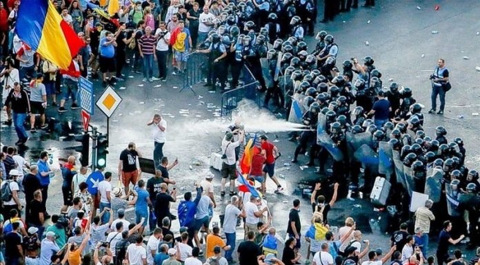 Dosarul 10 august – Foștii șefi ai Jandarmeriei, care au coordonat intervenția violentă din timpul protestului, au fost achitați. Decizia nu e definitivă
