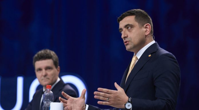 Financial Times: România, „o parabolă a populismului” care l-ar putea aduce pe George Simion la putere