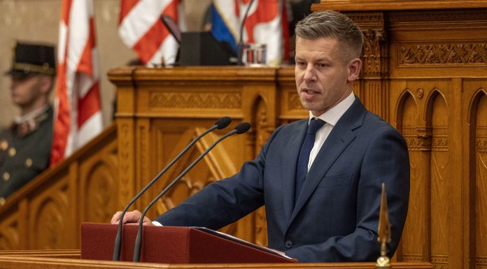 Péter Magyar anunță modificarea Constituției pentru a-l demite pe președintele Ungariei. Cine se mai află pe „lista neagră”
