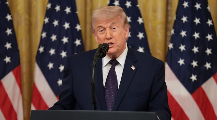 Donald Trump susține că a convins Iranul să renunțe la arma nucleară. Acordul ar putea fi semnat duminică