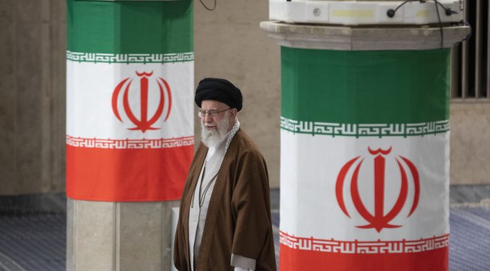 Khamenei, înmormântat la patru luni după moarte. Funeraliile liderului suprem al Iranului încep chiar de Ziua Naţională a SUA