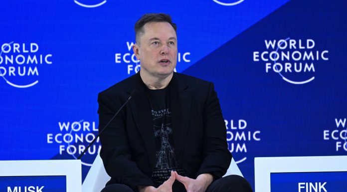 Elon Musk, primul pământean care a trecut de „mia de miliarde”. De ce spun analiștii că SpaceX este supraevaluată