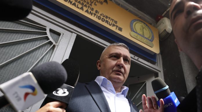 Noi detalii din dosarul șefului Armatei. Ar fi ajutat fiica unui general să treacă de la taxă la buget, la facultate