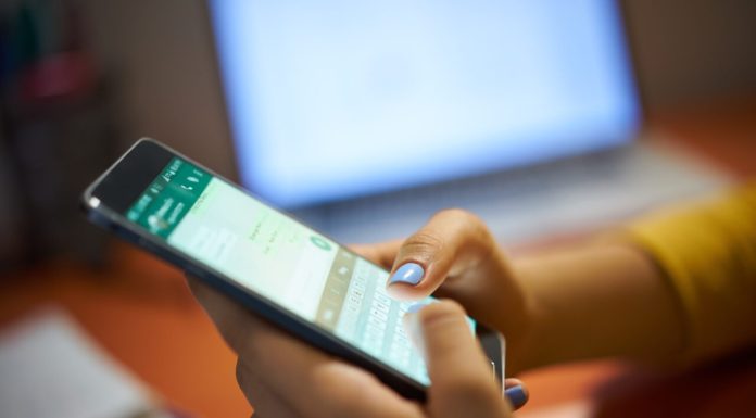 Psihologii spun că persoanele care își împărtășesc încontinuu problemele pe WhatsApp pot amplifica suferința emoțională a celorlalți