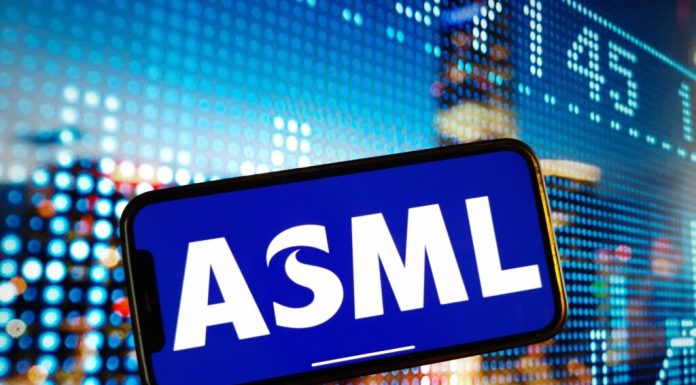 Statele Unite, îngrijorate că un echipament ASML pentru cipuri ar fi ajuns în China