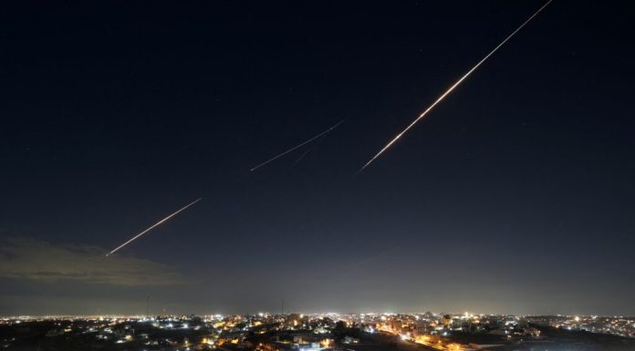 Războiul din Iran: Israelul bombardează vestul și centrul Iranului, în ciuda avertismentelor lui Trump