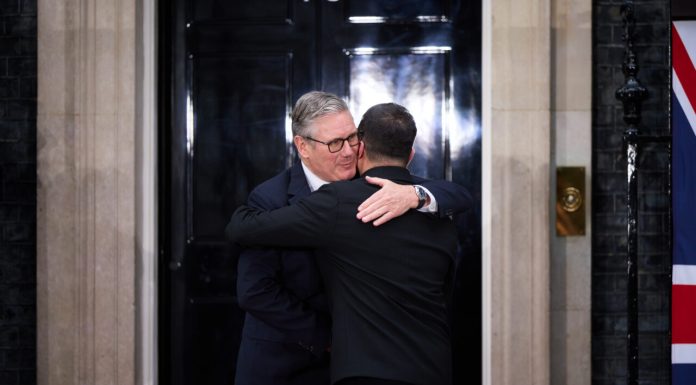 Zelenski a reacționat după ce premierul britanic Keir Starmer și-a anunțat demisia: „Este și va rămâne printre liderii mondiali”