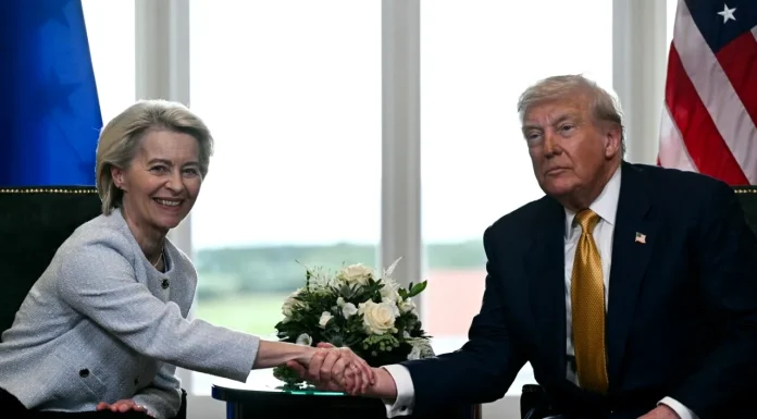 Războiul tarifelor UE-SUA a luat sfârșit. UE a aprobat acordul comercial semnat de Trump și von der Leyen acum un an. Ce înseamnă pentru România