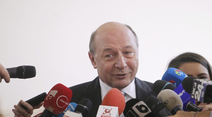 Băsescu afirmă că actuala criză politică este ”dâmboviţeană sută la sută”: Noi nu avem nevoie de duşmani din afară. Ne rezolvăm singuri