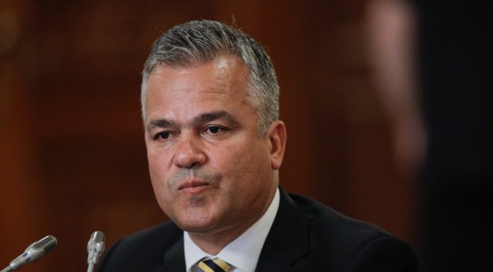 ADRIAN VEŞTEA, DESEMNAT PREMIER – Veştea, întrebat despre o posibilă rupere a PNL: Nu cred că voi rupe partidu, ci, din contră, consider că va ieşi mult mai întărit din această situaţie