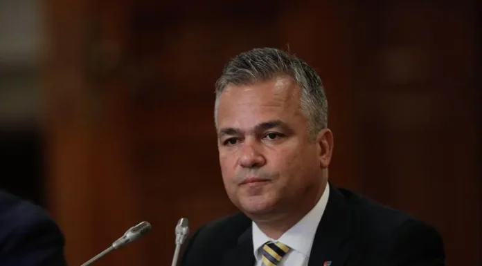 Ce spune Adrian Veștea despre scenariul în care PNL ar putea ataca la CCR decretul prin care președintele Nicușor Dan l-a desemnat premier